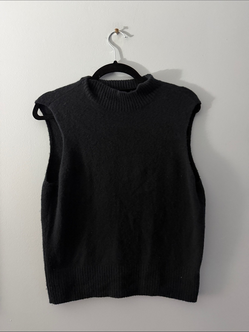 Abercrombie & Fitch Black Merino Wool-Blend Sleeveless Turtleneck Sweater